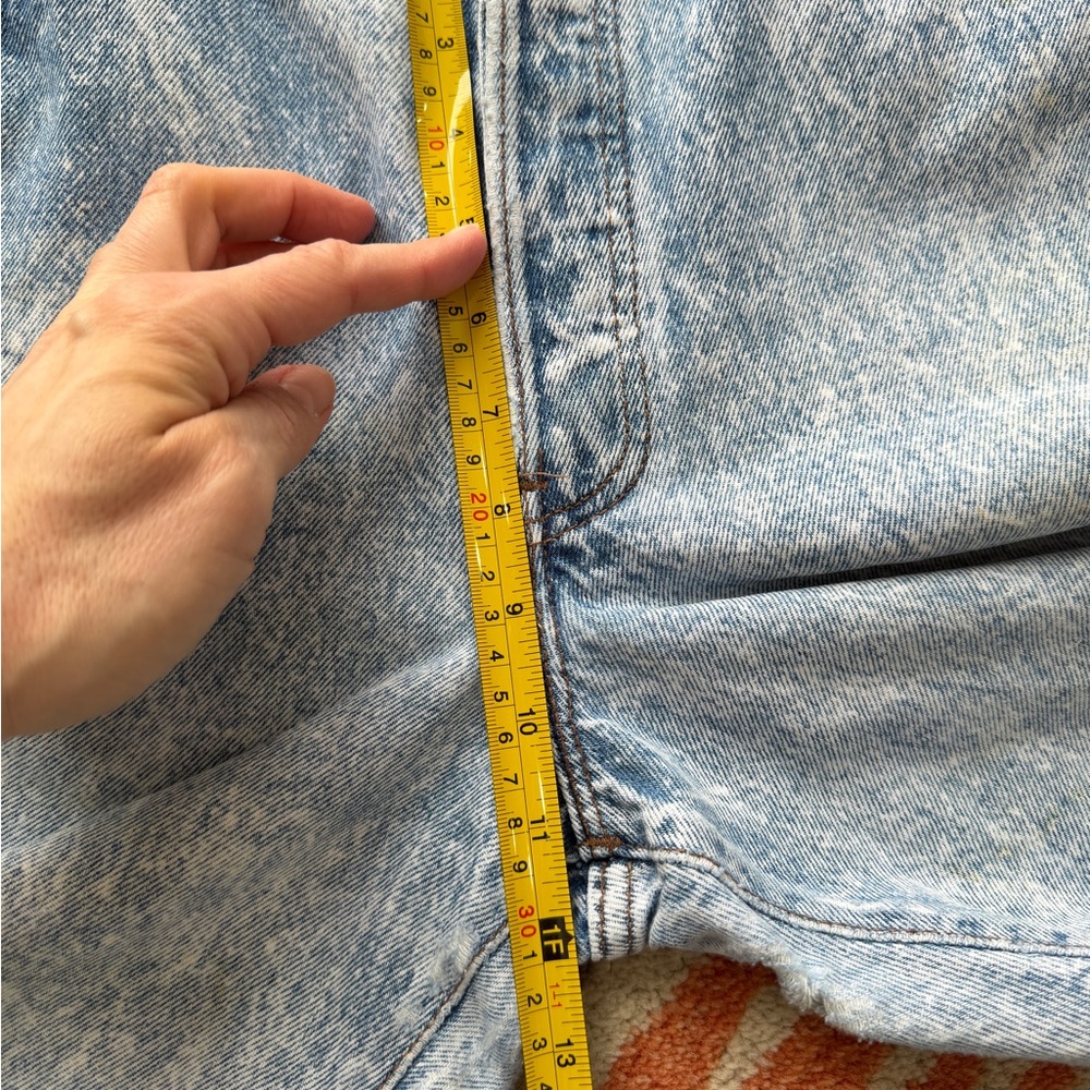 Vintage Levi’s USA Light Wash Distressed Acid Wash - Picture 16 of 16